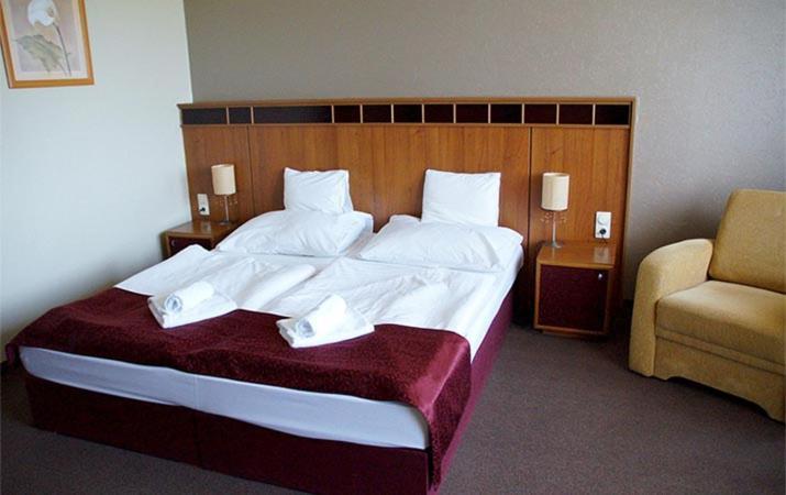 Om Tandoori Hotel Катманду Екстериор снимка